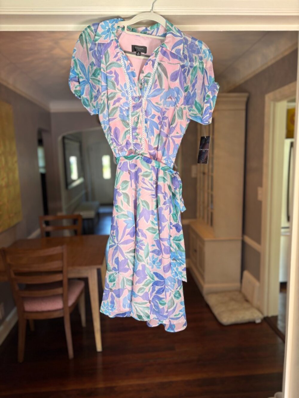 NWT (Other) Tahari Shadow-Striped Floral Print Belted Mini/Midi Dress. Size 4 - Picture 5 of 16
